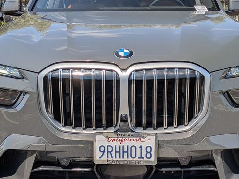 Used 2025 BMW ALPINA XB7 AWD/4WD image 38