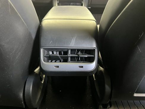 Used 2018 Tesla Model 3 Mid Range image 9