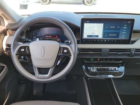 Certified 2023 Lincoln Corsair Reserve w/ Equipment Group 202A AWD/4WD image 9