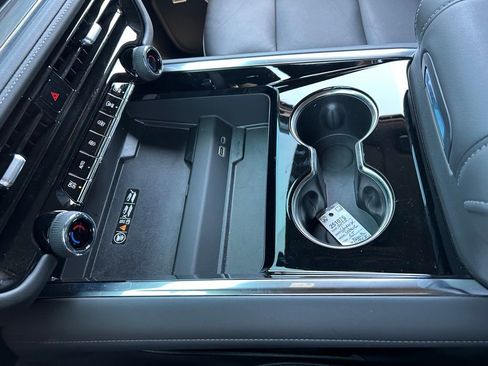 Used 2025 Chevrolet Tahoe LT w/ Comfort Package image 36