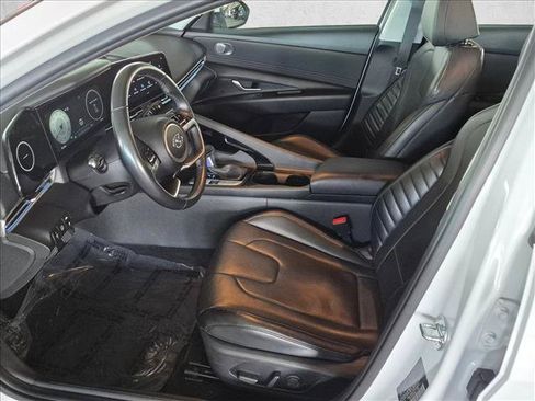Used 2023 Hyundai Elantra Limited FWD image 16
