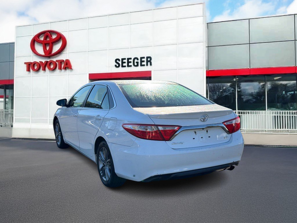 Used 2015 Toyota Camry SE FWD image 9