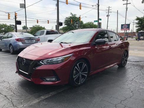 Used 2020 Nissan Sentra SR w/ Electronics Package FWD image 4