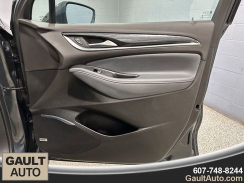 Used 2020 Buick Enclave Essence w/ Sound and Sites Package image 17