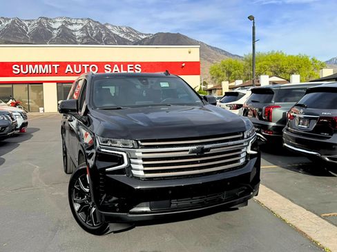 Used 2021 Chevrolet Tahoe High Country w/ Premium Package AWD/4WD image 2