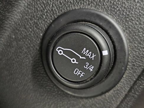 Used 2018 Chevrolet Equinox LT FWD image 27
