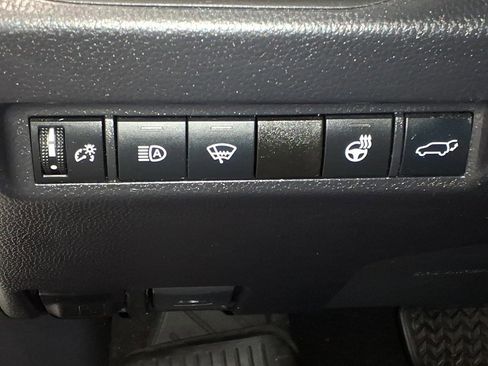 Used 2019 Toyota RAV4 XLE w/ Convenience Package image 10