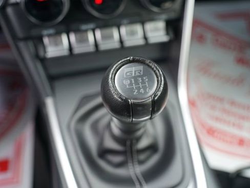 Used 2025 Toyota GR86 Premium w/ ALL Weather Mat Package (TMS) image 13