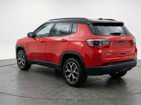 Used 2025 Jeep Compass Limited AWD/4WD image 5