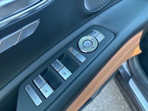 Used 2025 Genesis GV80 3.5T Advanced image 11