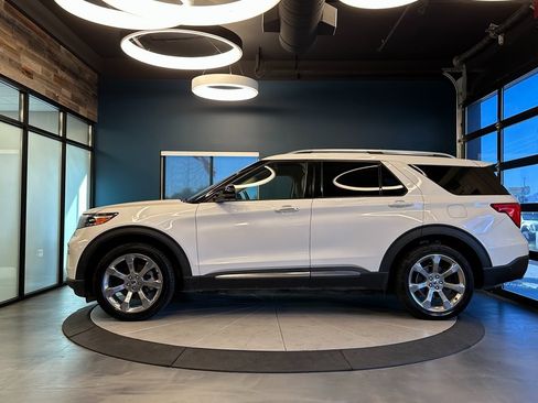 Used 2020 Ford Explorer Platinum w/ Premium Technology Package image 6