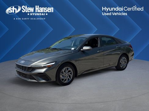Certified 2024 Hyundai Elantra SEL FWD image 1