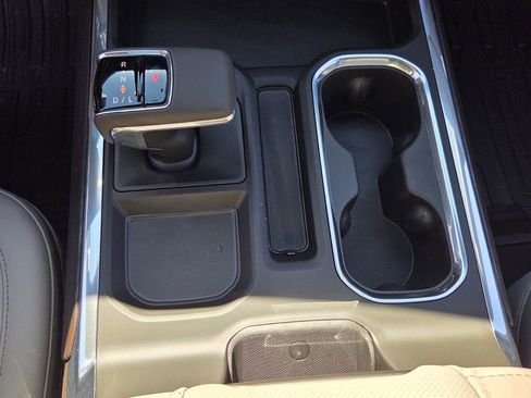 New 2026 GMC Sierra 1500 SLT image 18