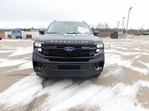 New 2026 Ford Expedition Active image 8