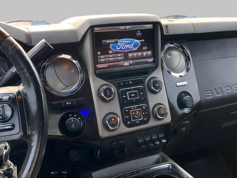 Used 2015 Ford F250 Platinum AWD/4WD image 6