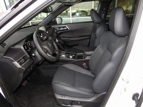 New 2025 Mitsubishi Outlander SEL Black Edition image 15