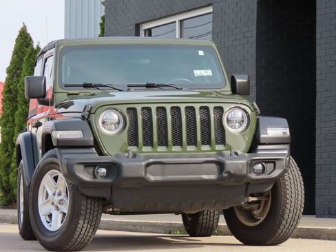 Used 2021 Jeep Wrangler Sport S image 4
