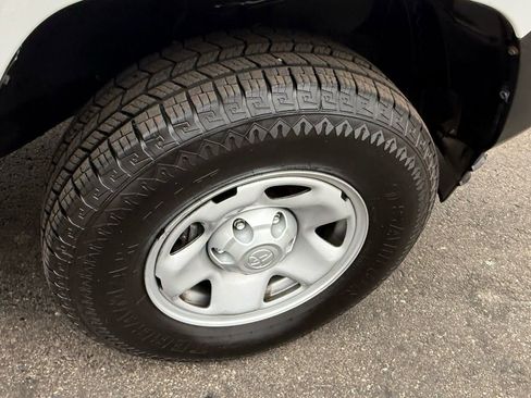 Used 2020 Toyota Tacoma SR image 34