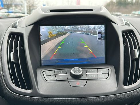 Used 2017 Ford Escape SE w/ Equipment Group 201A image 21