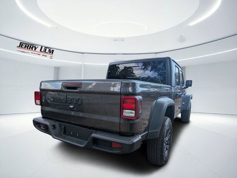 New 2026 Jeep Gladiator Sport AWD/4WD image 3