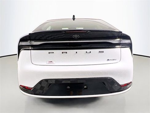 New 2025 Toyota Prius Plug-In Hybrid image 4