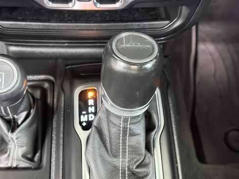 Used 2020 Jeep Gladiator Overland AWD/4WD image 44