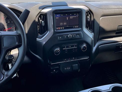 Used 2021 Chevrolet Silverado 2500 Custom w/ Custom Value Package AWD/4WD image 7
