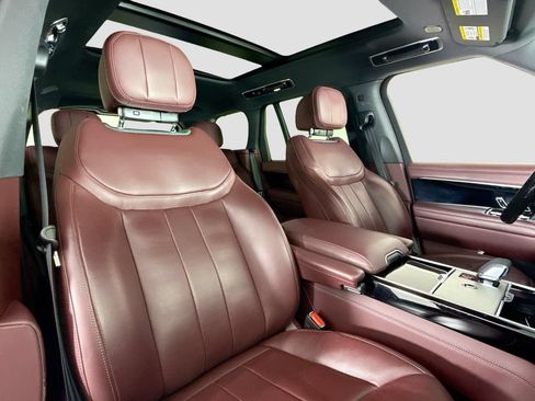 Used 2024 Land Rover Range Rover SE AWD/4WD image 15