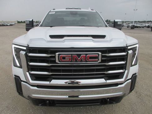 New 2026 GMC Sierra 2500 SLT AWD/4WD image 12