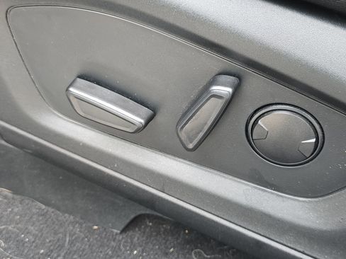 Used 2023 Ford Explorer Limited w/ Limited Technology Package RWD image 12