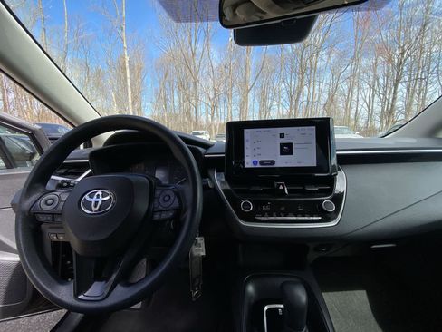 Used 2024 Toyota Corolla LE image 22