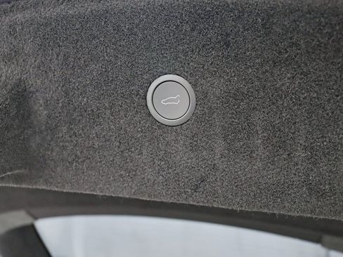 Used 2023 Tesla Model S Standard Range image 40