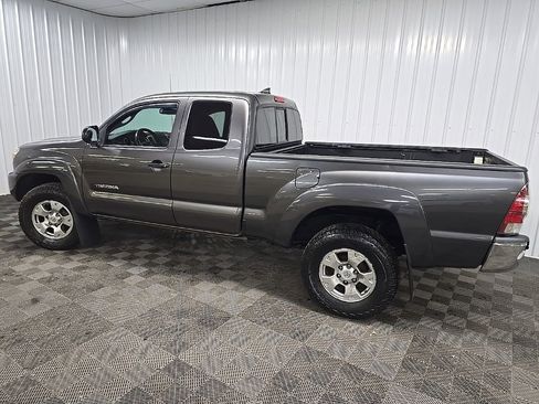 Used 2015 Toyota Tacoma 4x4 Access Cab w/ SR5 Package image 4