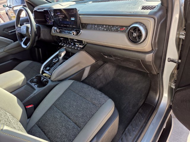 Certified 2024 Chevrolet Colorado ZR2 w/ Technology Package AWD/4WD image 16