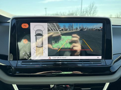 New 2026 Volkswagen Atlas Peak Edition AWD/4WD image 18