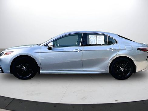 Used 2022 Toyota Camry XSE w/ Carpet Mat Package (TMS) FWD image 5