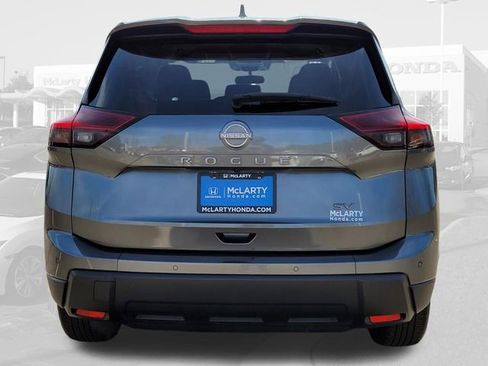 Used 2024 Nissan Rogue SV image 7