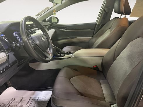 Used 2019 Toyota Camry LE FWD image 15