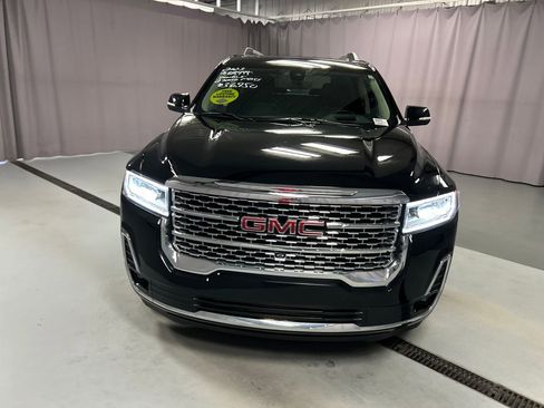 Used 2023 GMC Acadia Denali w/ Denali Technology Package image 2