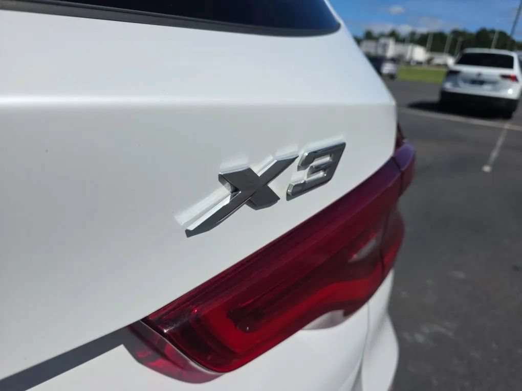 Used 2018 BMW X3 xDrive30i AWD/4WD image 11