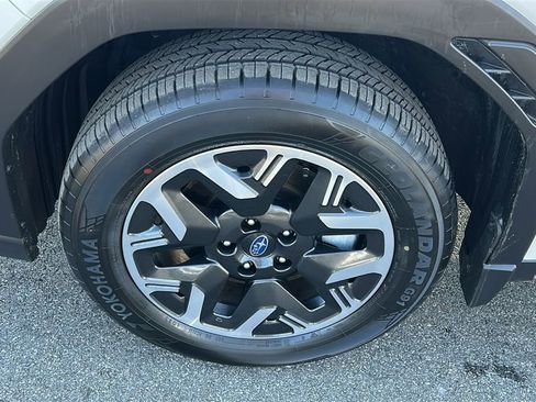 Certified 2025 Subaru Forester w/ Convenience Package #2 image 5