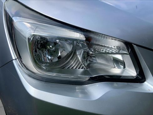 Used 2018 Subaru Forester 2.5i Premium w/ All-Weather Package AWD/4WD image 27
