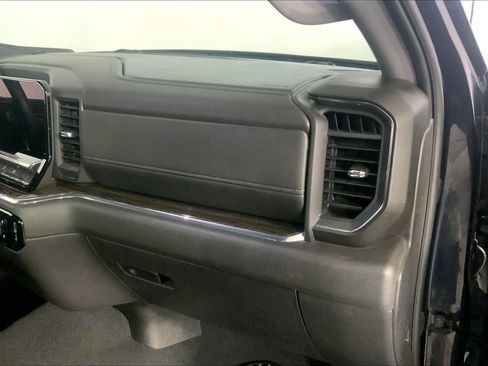 Used 2024 Chevrolet Silverado 1500 LT AWD/4WD image 16
