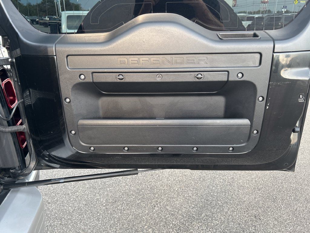 Used 2022 Land Rover Defender 90 S AWD/4WD image 17