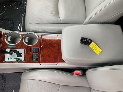Used 2012 Toyota Highlander Limited w/ Tow Pkg AWD/4WD image 23