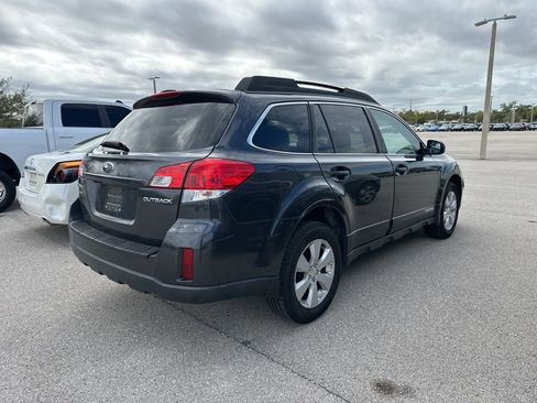 Used 2011 Subaru Outback 2.5i Premium image 8