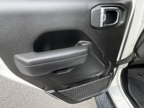 Used 2025 Jeep Gladiator Sport AWD/4WD image 22