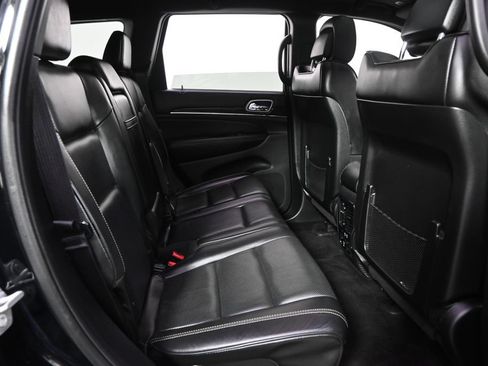 Used 2017 Jeep Grand Cherokee Overland AWD/4WD image 18
