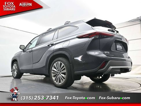 Used 2024 Toyota Highlander Platinum AWD/4WD image 20