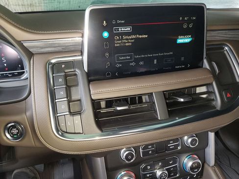 Used 2023 GMC Yukon XL SLT w/ SLT Premium Package image 38